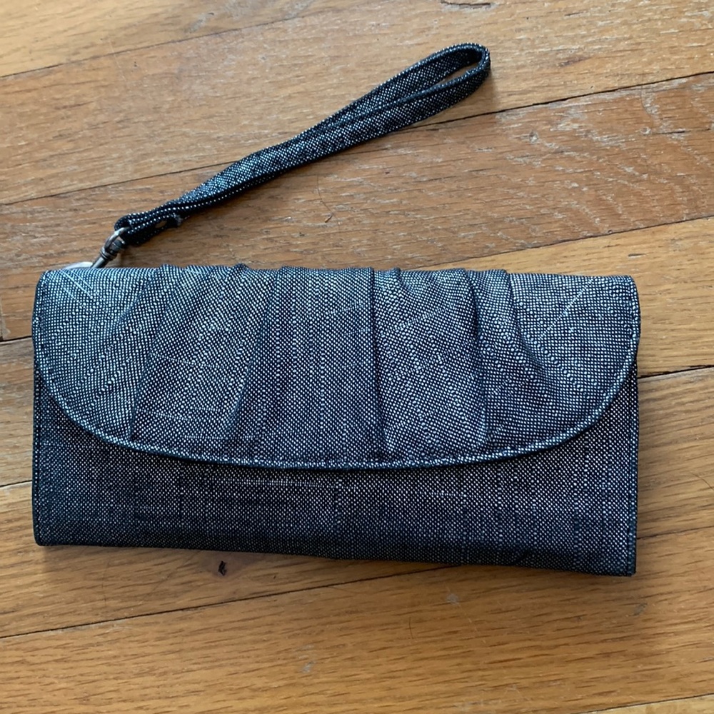 Silver Wallet / Wristlet